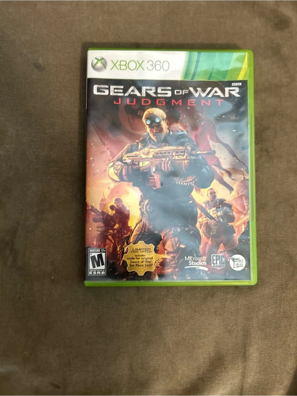Xbox 360 Gears of War 3 Game Bundle